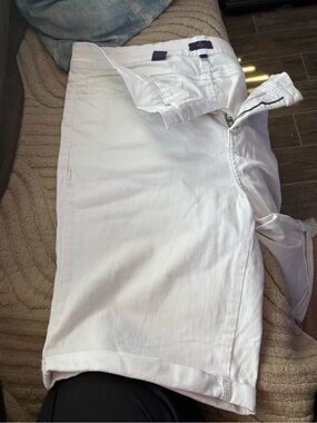 Women’s White Mid-Rise Jean Shorts